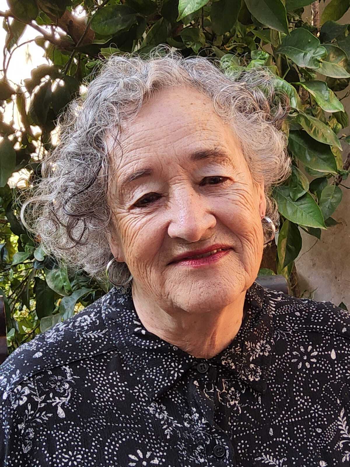 Autora María del Carmen Saravia